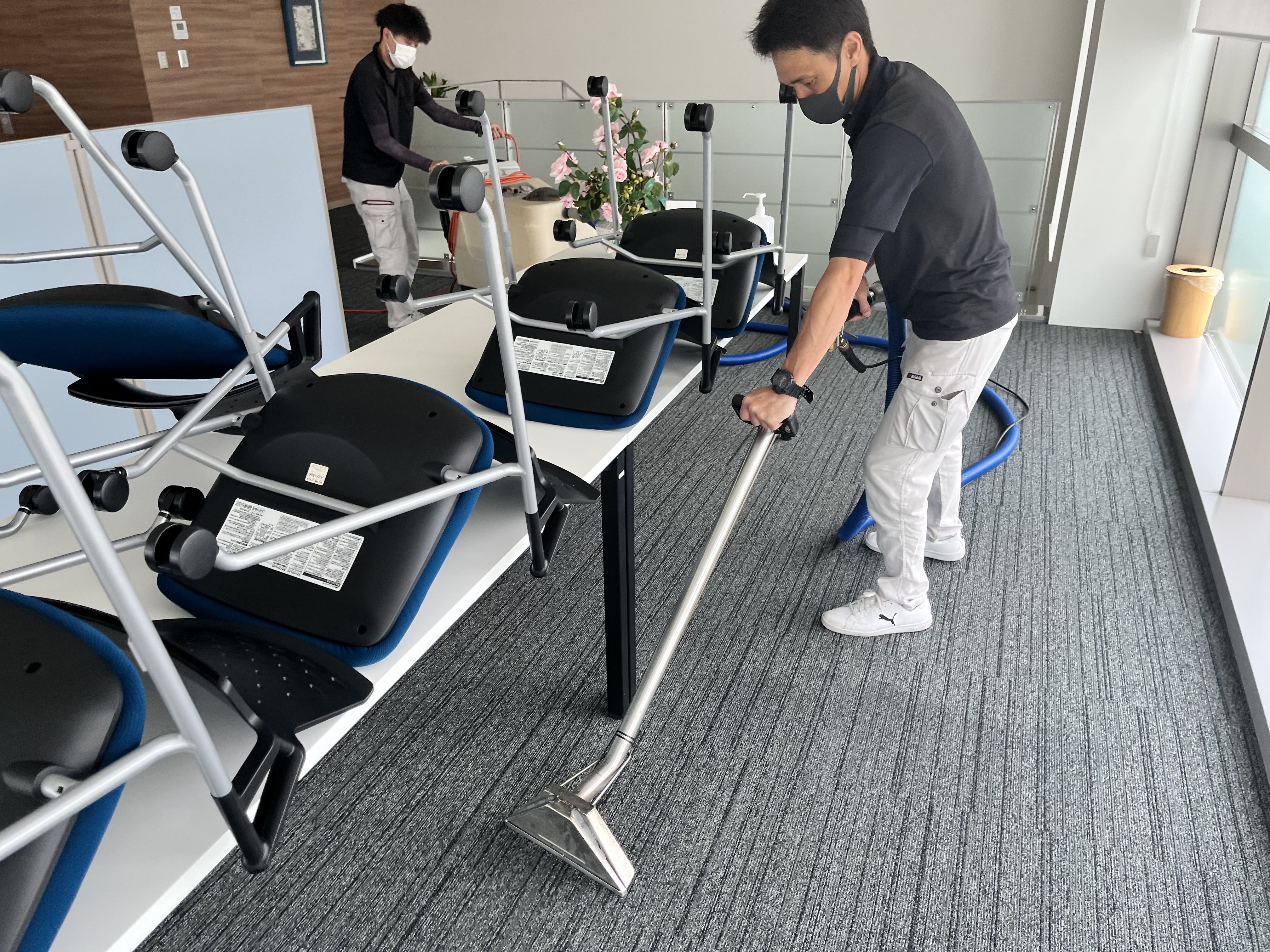 カーペットフロアクリーニング