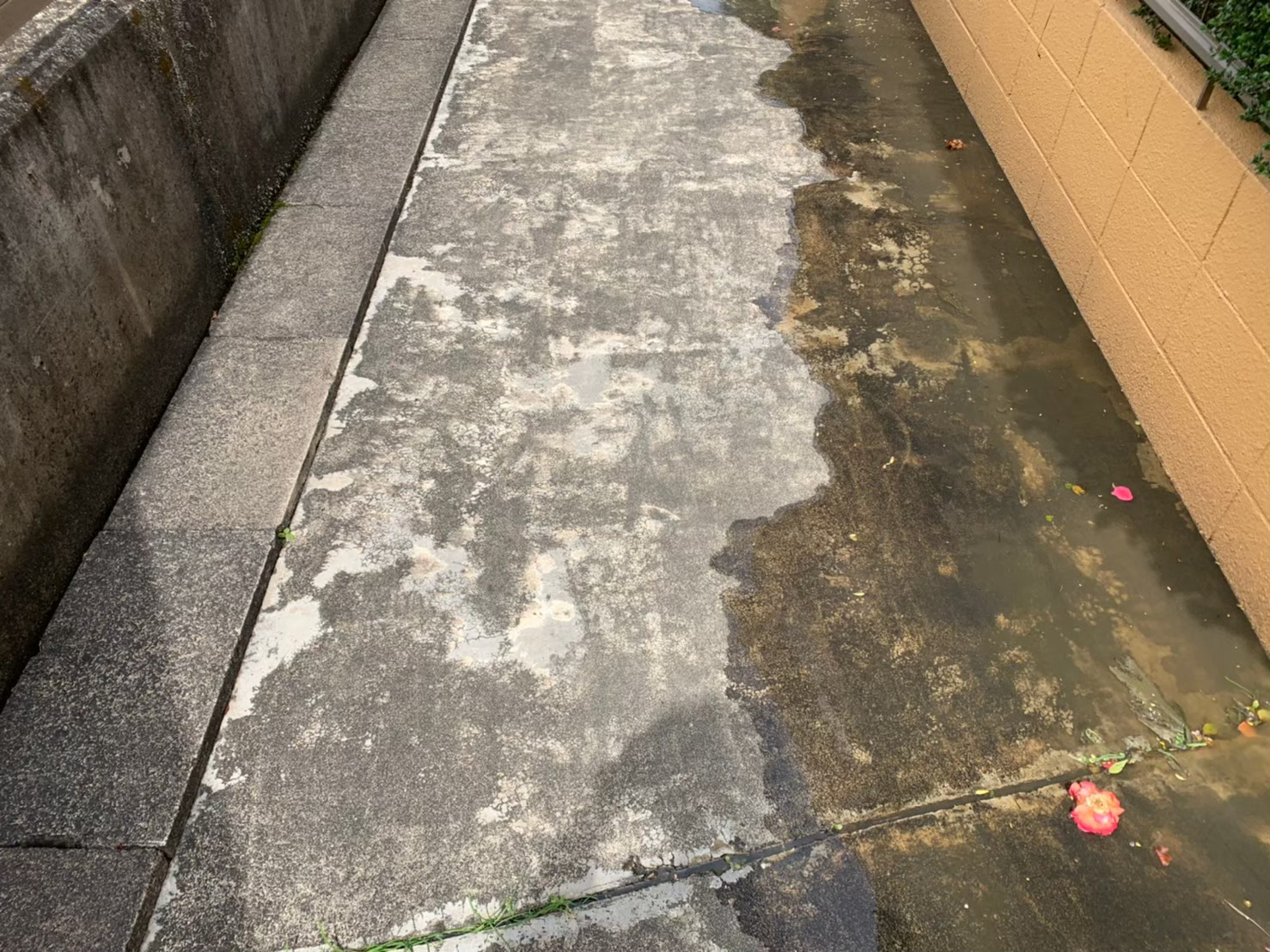 通路の高圧洗浄